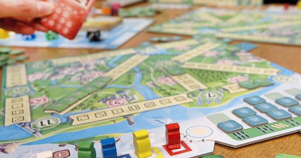 Klassische Gesellschaftsspiele, Table-Top-Spiele, Trading Cards: Die Bandbreite in Tamm umfasst verschiedenste Spielformen.