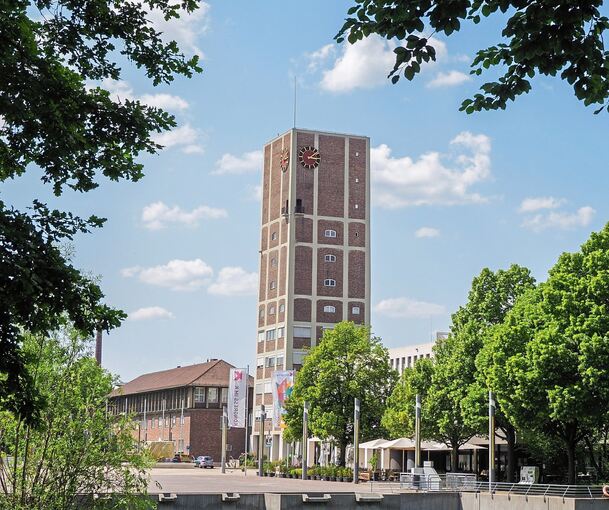 Das Rathaus in Kornwestheim mit seinem prägnanten Turm bleibt am Freitag, 18. September für den Publikumsverkehr geschlossen. Grund ist ein Betriebsausflug.
