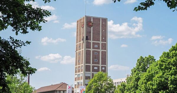 Das Rathaus in Kornwestheim mit seinem prägnanten Turm bleibt am Freitag, 18. September für den Publikumsverkehr geschlossen. Grund ist ein Betriebsausflug.