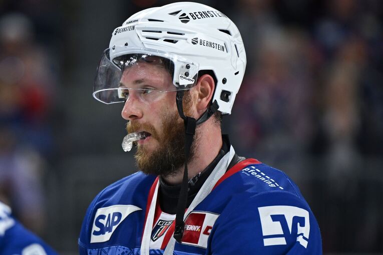Tom Kühnhackl Tom Kühnhackl