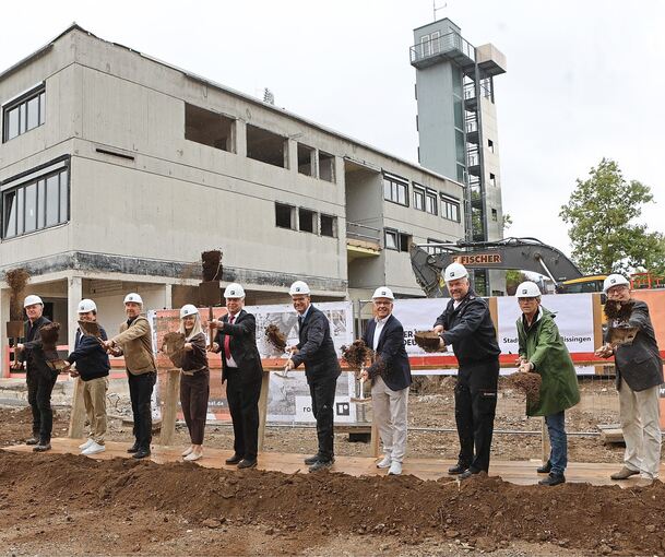 Großer Bahnhof beim Startschuss für die neue Feuerwehrhalle in Bietigheim-Bissingen.