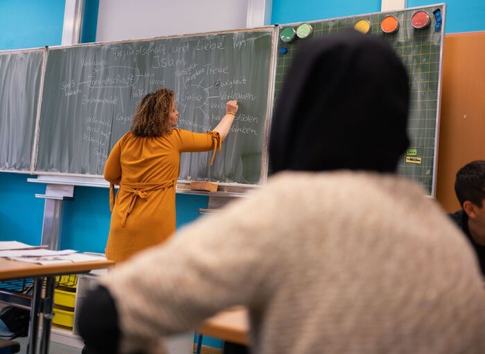 Nur wenige Muslime besuchen Islam-Unterricht in der Schule Nur wenige Muslime besuchen Islam-Unterricht in der Schule