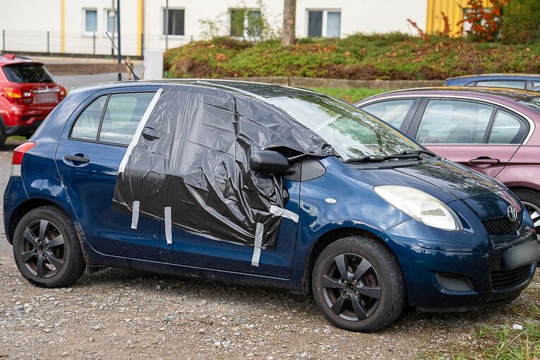 Leiche in Auto am Bahnhof entdeckt Leiche in Auto am Bahnhof entdeckt