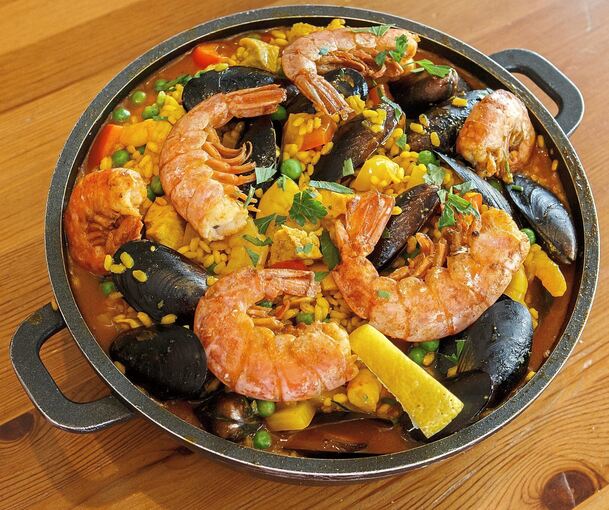 Paella, die Seele einer ganzen Nation, wird in Remseck von Juan Gomez zubereitet