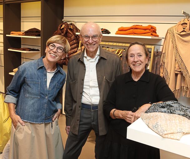 Sie kreieren den Kodweiss-Style: Klaus-Peter Haidt mit Ehefrau Susanne (rechts) und Mitarbeiterin Regina Schwaderer.