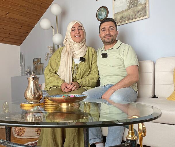 Gemütliche Ecke im Dachgeschoss: Hier fühlen sich Ayse und Hasan wohl.