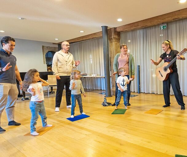 Eltern und Kinder machen mit.