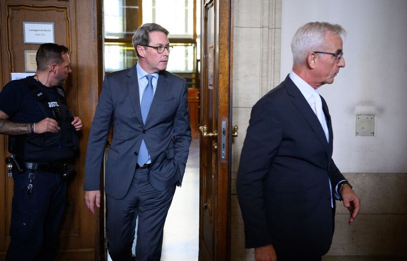 Ex-Bundesverkehrsminister Scheuer vor Gericht Ex-Bundesverkehrsminister Scheuer vor Gericht