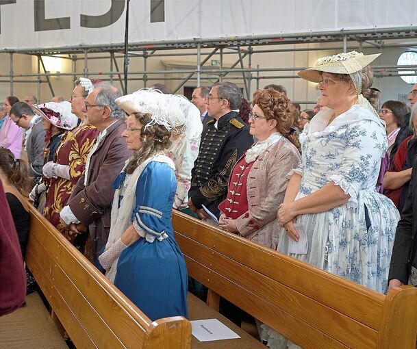 Wie anno dazumal: Im Festgottesdienst wurde in mehrfacher Hinsicht Bezug auf die Einweihung der Stadtkirche vor 300 Jahren genommen.