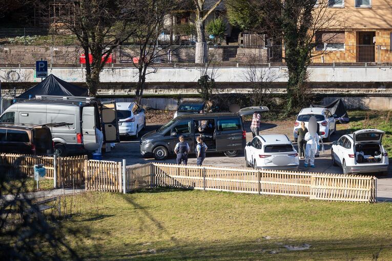 Toter in Auto entdeckt – Hinweise auf Fremdverschulden Toter in Auto entdeckt – Hinweise auf Fremdverschulden