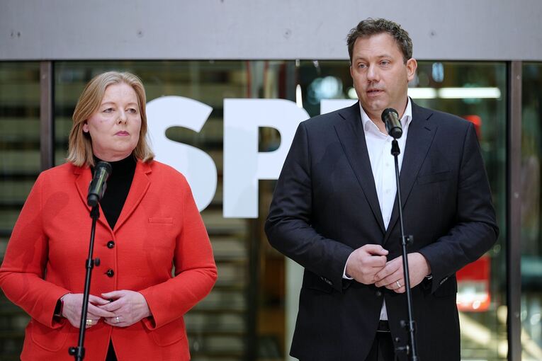 Kritik an SPD-Doppelspitze wächst: «politischere Führung» Kritik an SPD-Doppelspitze wächst: «politischere Führung»