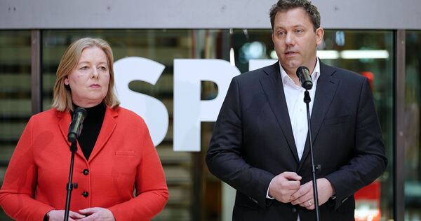 Kritik an SPD-Doppelspitze wächst: «politischere Führung» Kritik an SPD-Doppelspitze wächst: «politischere Führung»