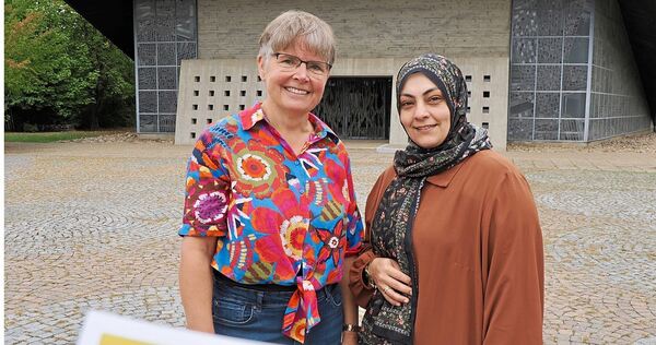 Birgit Braun und Sükriye Antil sind maßgeblich an der Organisation des Festes beteiligt.