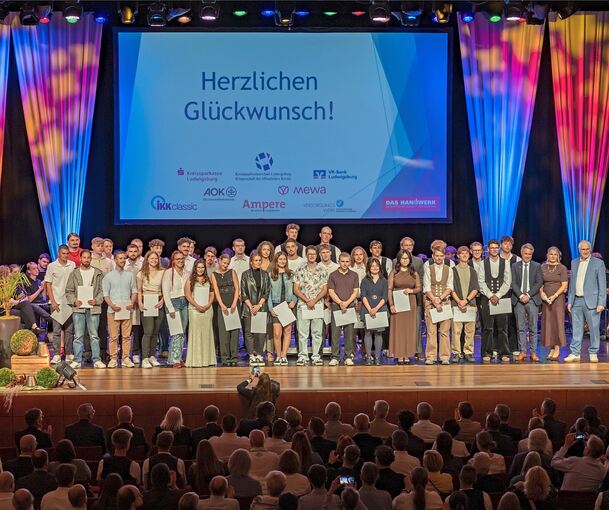 156 Auszubildende haben ihre Lehre erfolgreich abgeschlossen. Bei der Freisprechung in Ludwigsburg beginnt für sie nun offiziell 156 Auszubildende haben ihre Lehre erfolgreich abgeschlossen. Bei der Freisprechung in Ludwigsburg beginnt für sie nun offiziell die Gesellenzeit.