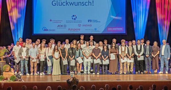 156 Auszubildende haben ihre Lehre erfolgreich abgeschlossen. Bei der Freisprechung in Ludwigsburg beginnt für sie nun offiziell die Gesellenzeit.