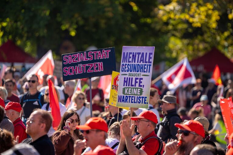 DGB-Aktionstag für den Sozialstaat - Stuttgart DGB-Aktionstag für den Sozialstaat - Stuttgart