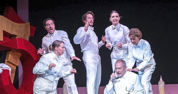 Zum Jubiläum der Komödie im Marquardt gibts eine Theaterrevue mit Jörg Pauly, Bianca Spiegel, Gideon Rapp, Bernadette Hug, Reinhold Weiser und Monika Hirschle.