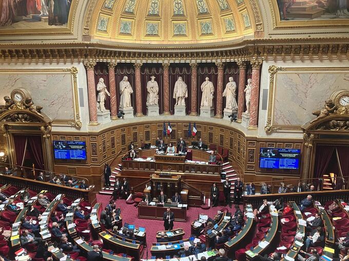 Französischer Senat wird zur Hälfte neu gewählt
