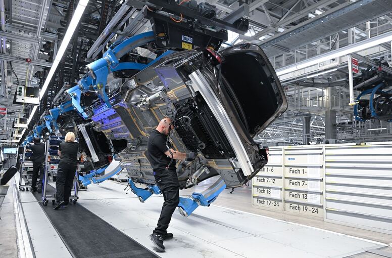 Mercedes-Benz Factory 56 Mercedes-Benz Factory 56