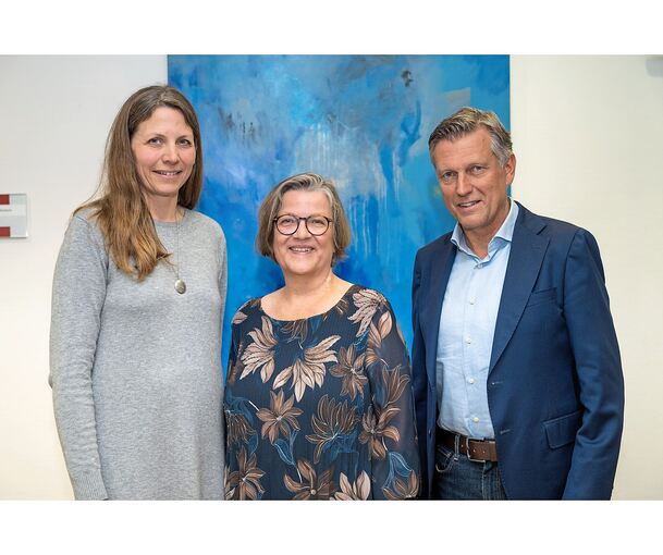 Martina Glees-Brück (Mitte) nimmt Abschied aus dem Gemeinderat. Auf sie folgt Maren Wöhrbach. Bürgermeister Marcus Kohler dankte Glees-Brück für ihr Engagement.