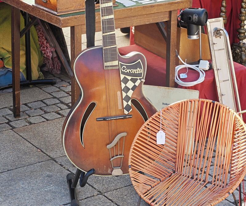 Ob diese Gitarre einen Käufer gefunden hat.
