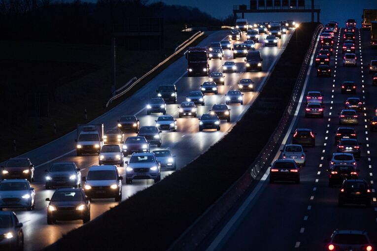 Stockender Verkehr auf der A81