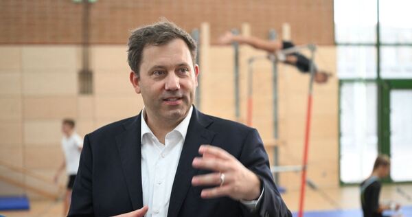 Finanzminister Klingbeil besucht Zukunftsprojekte in Deutschland