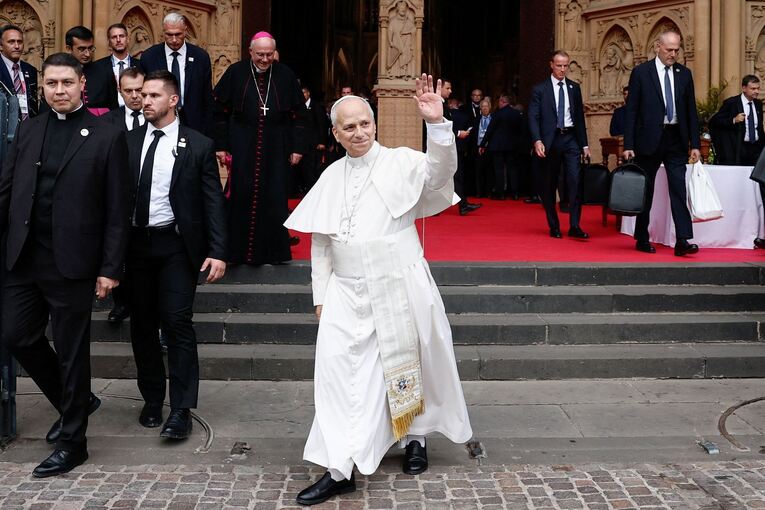 Papst Leo XIV. besucht Frankreich Papst Leo XIV. besucht Frankreich