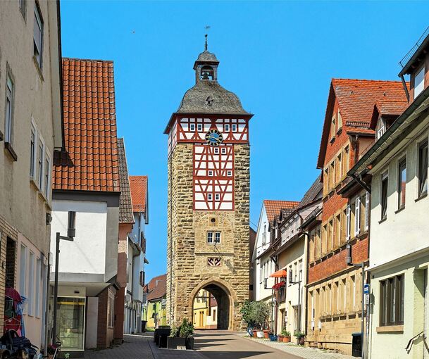 Der Köllesturm, ein Torturm der früheren Stadtmauer aus dem 13. Jahrhundert.