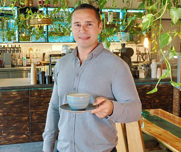 John Gerzen hat das Café Rio in der John-F.-Kennedy-Allee in Pattonville übernommen. Außerdem ist er Inhaber von „Johnny‘s Pizza“.