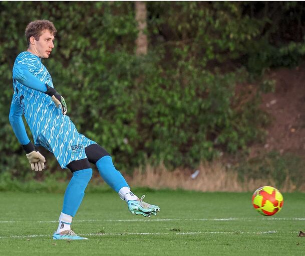 Chance genutzt: Jan Göbel hütet das FVL-Tor.