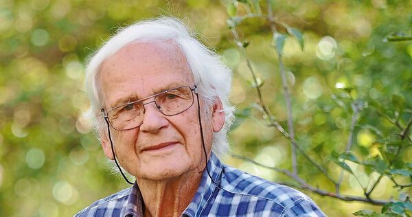 Der Steinheimer Klaus Ruge ist seit über 60 Jahren beruflich und ehrenamtlich für den Arten- und Biotopschutz aktiv. 1969 gehörte er zu den Erfindern des Vogels des Jahres.