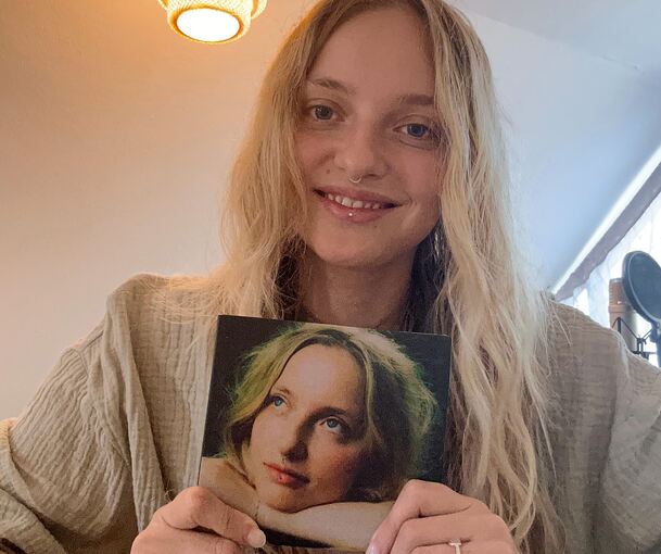 Die Newcomerin Lea Müssle alias Leia mit ihrer ersten Single „Bittersüß“.