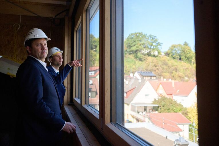 Finanzminister Klingbeil besucht Zukunftsprojekte in Deutschland Finanzminister Klingbeil besucht Zukunftsprojekte in Deutschland