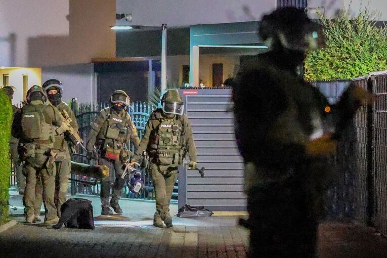 Groß angelegte Razzia gegen Geldwäscher und "Hells Angels" Groß angelegte Razzia gegen Geldwäscher und "Hells Angels"