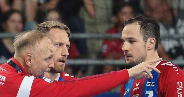 Mit der Chance auf die Überraschung gegen die Füchse? Trainer Hartmut Mayerhoffer (links) mit Dominik Claus (rechts) und Lukas Wucherpfennig.