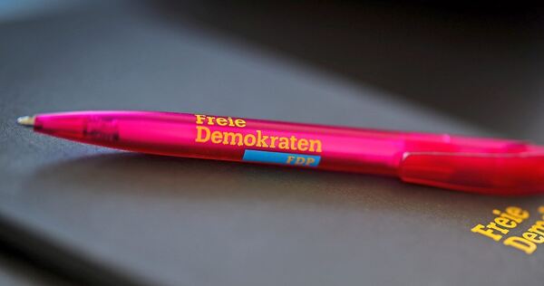 Die Stadt wollte die Herausgabe von Werbegeschenken an Infoständen von Parteien verbieten. Die Stadt wollte die Herausgabe von Werbegeschenken an Infoständen von Parteien verbieten.