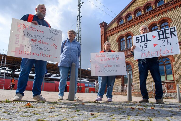 Stadt und des Landkreises Stendal zu Bahn-Sanierungs-Plänen Stadt und des Landkreises Stendal zu Bahn-Sanierungs-Plänen