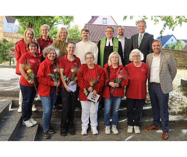 50 Jahre Ökumenische Sozialstation: Viele Mitarbeitende der Sozialstation waren der Einladung gefolgt und feierten das Jubiläum 50 Jahre Ökumenische Sozialstation: Viele Mitarbeitende der Sozialstation waren der Einladung gefolgt und feierten das Jubiläum mit.