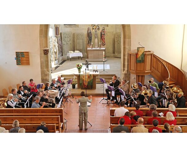 Für den festlichen musikalischen Rahmen sorgte ein gemeinsamer Posaunenchor mit Bläserinnen und Bläsern aus Schwieberdingen, Mög Für den festlichen musikalischen Rahmen sorgte ein gemeinsamer Posaunenchor mit Bläserinnen und Bläsern aus Schwieberdingen, Möglingen und Hemmingen.