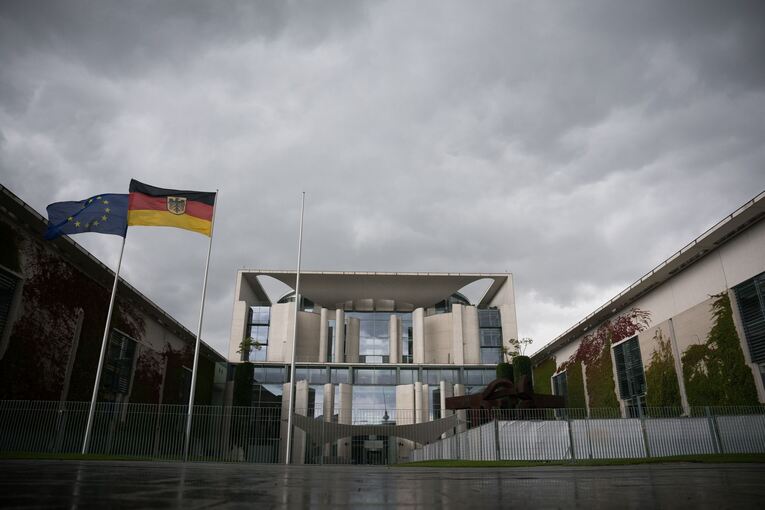 Kanzleramt unter Wolken Kanzleramt unter Wolken