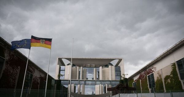 Kanzleramt unter Wolken Kanzleramt unter Wolken