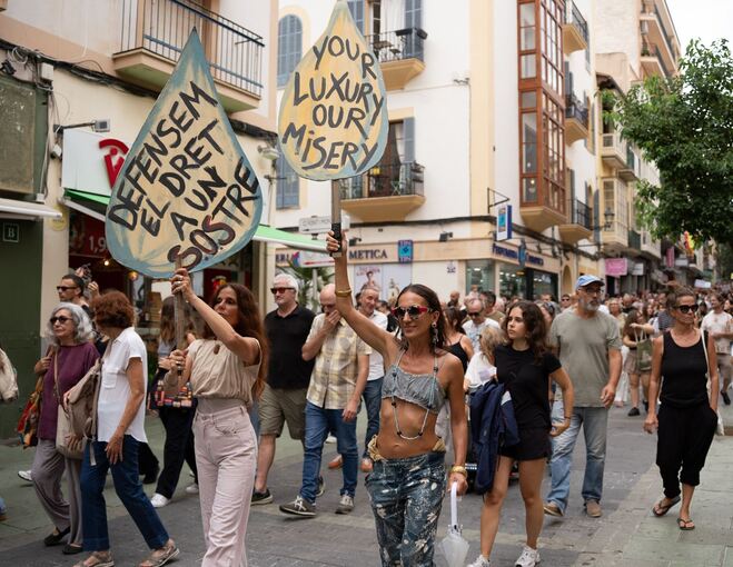 Demonstration gegen hohe Mieten auf Mallorca Demonstration gegen hohe Mieten auf Mallorca