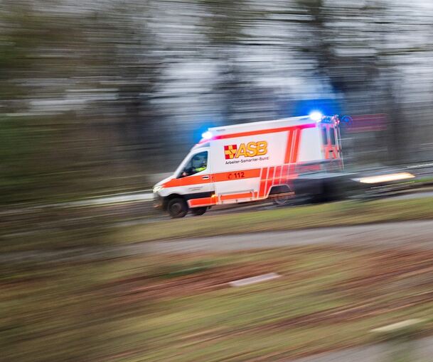 Beide Unfallbeteiligten wurden ins Krankenhaus gebracht. Beide Unfallbeteiligten wurden ins Krankenhaus gebracht.