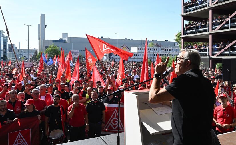 Protest-Kundgebungen bei Mercedes-Benz Sindelfingen