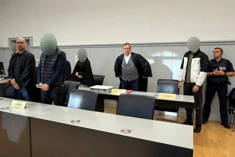 Beginn Prozess gegen mutmaßliche «Wegwerfagenten» Beginn Prozess gegen mutmaßliche «Wegwerfagenten»