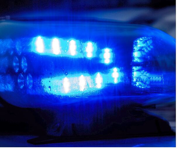 Alle beteiligten Personen müssen nun wegen verschiedener begangener Straftaten mit Anzeigen rechnen. Alle beteiligten Personen müssen nun wegen verschiedener begangener Straftaten mit Anzeigen rechnen.