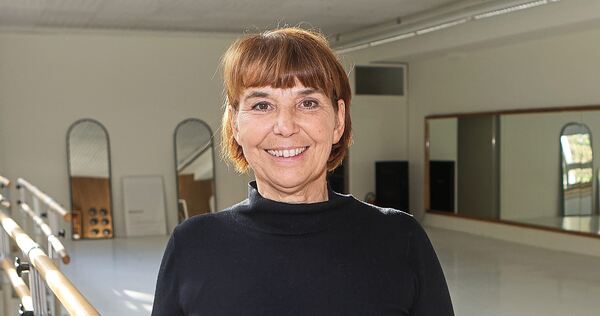 Hier steht die Tanzlehrerin in ihrem Trainingssaal in Ludwigsburg-Pflugfelden.