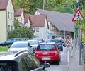 In der Heimengasse in Hoheneck staut sich der Verkehr regelmäßig – sehr zum Ärger der Anwohner.
