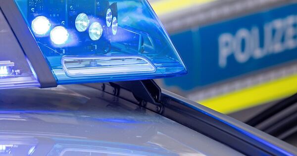 Laut Polizei entstand bei dem Unfall ein Schaden von 15.000 Euro. Laut Polizei entstand bei dem Unfall ein Schaden von 15.000 Euro.